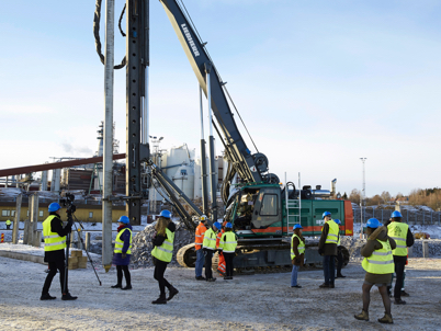 Work on the &Ouml;strand project with a 12-meter concrete pile (photo)