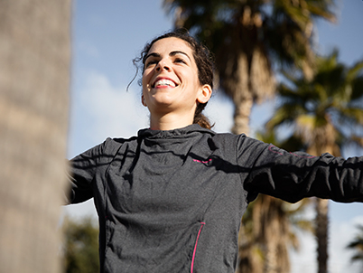 Woman exercising (photo)